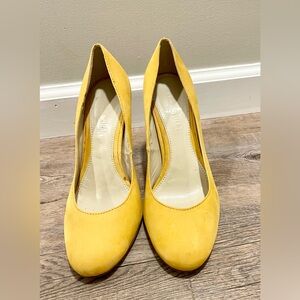 Colin Stuart Yellow Suede Shoes Heels Sz 8.5